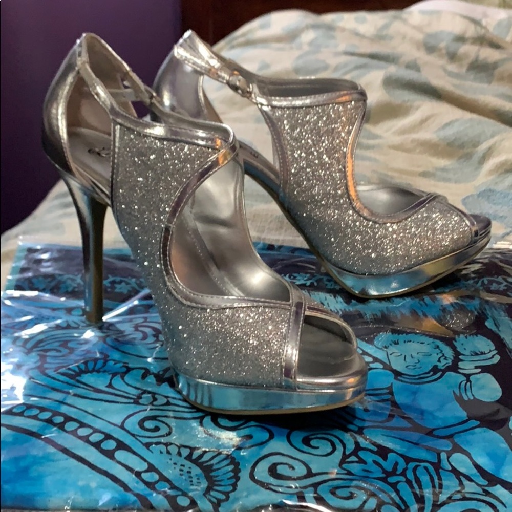 Silver Heels !